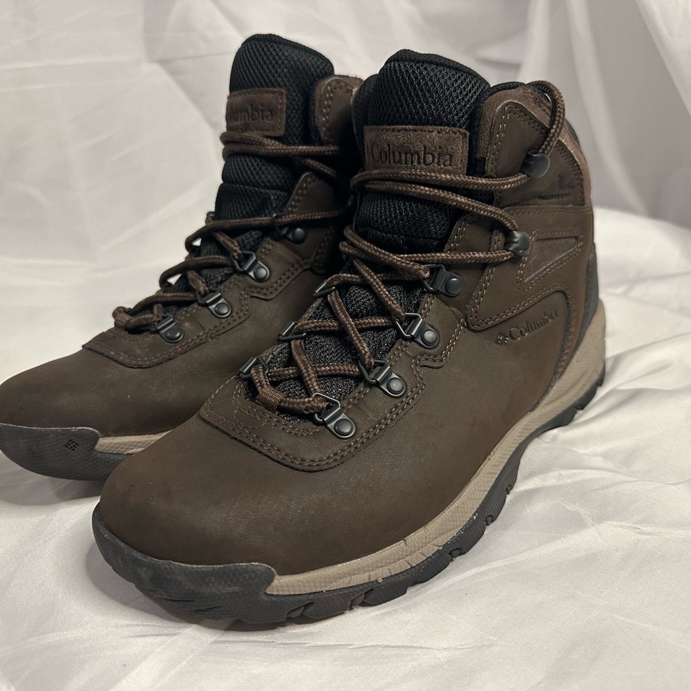 Columbia Brown Lace Up Boots Durable Outdoor Footwear